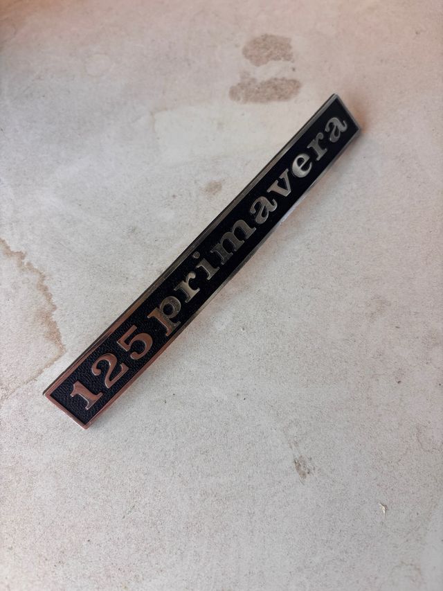 placa trasera vespa primavera 75