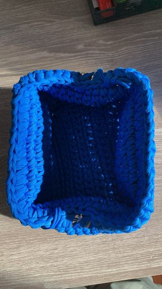Bolso crochet tejido a mano azul eléctrico