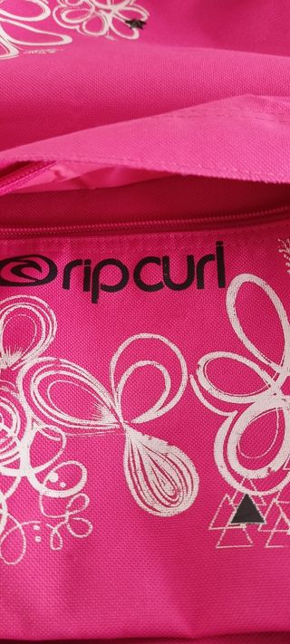 Mochila escolar fucsia con flores marca  ropa cur
