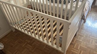 Cuna blanca para bebé