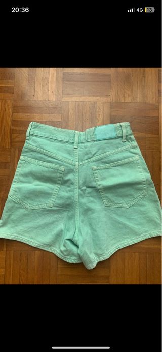 Bermuda vaquera verde pastel