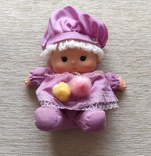 MUÑECA VIOLETA DE MAESA