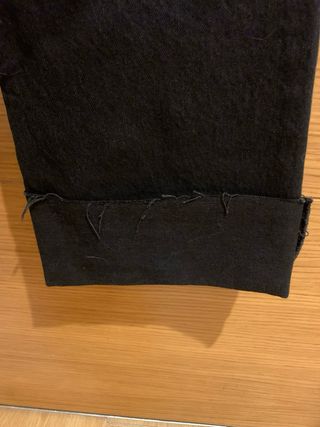Pantalón vaquero Zara negro desgastado