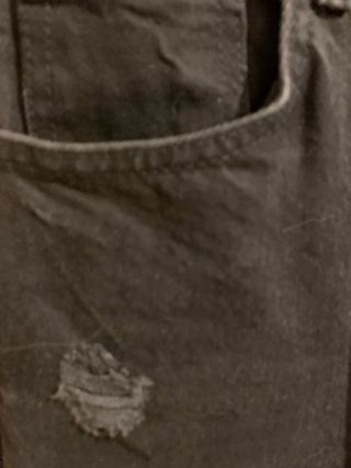 Pantalón vaquero Zara negro desgastado