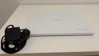 Asus Chromebook Plus Blanco