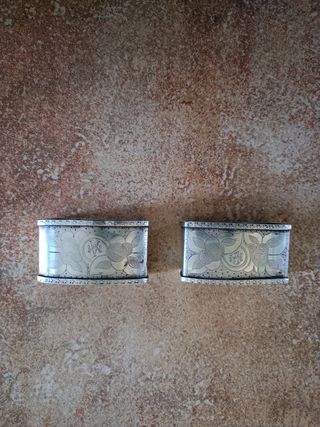 Servilleteros de plata grabados