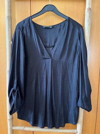 Blusa Stradivarius negra manga larga