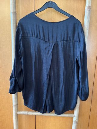 Blusa Stradivarius negra manga larga