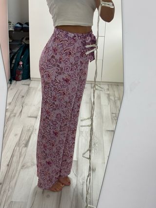Pantalones estampados morados