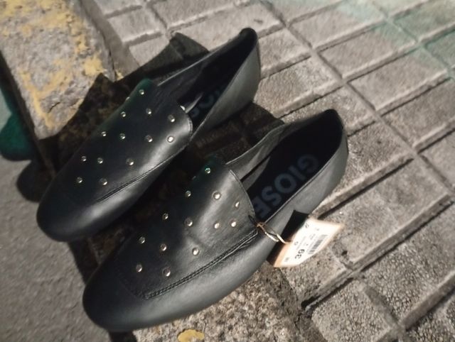 Zapatos planos GIOSE negros talla 39 sin estrenar