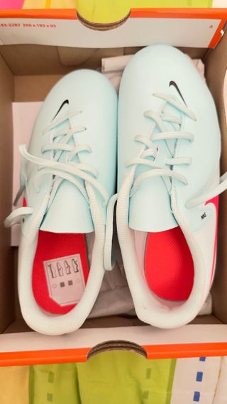 Botas de fútbol Nike niño T 36