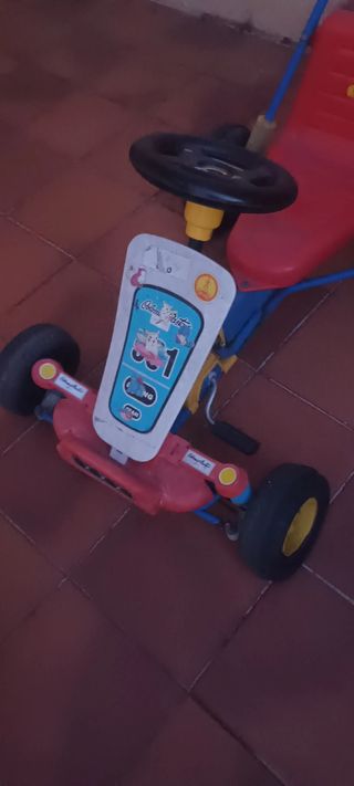 Kars a pedales rojo y azul