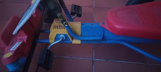 Kars a pedales rojo y azul