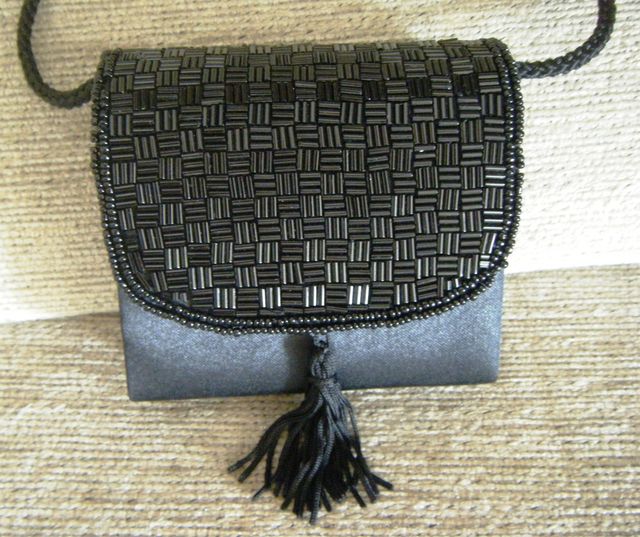 Borsa da festa nera con perline