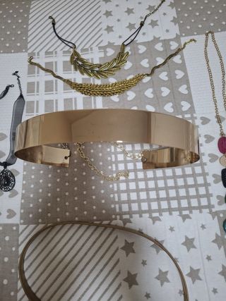 Lote Bisutería Dorado y Multicolor