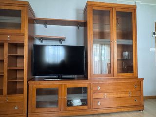 Conjunto salón madera maciza vitrinas
