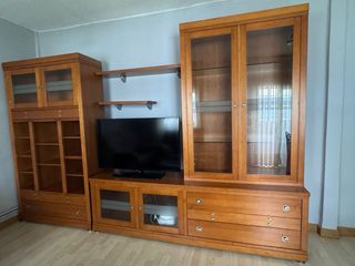 Conjunto salón madera maciza vitrinas