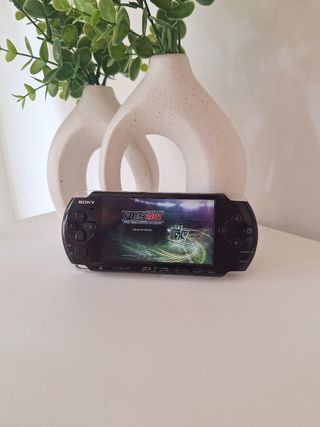 Sony PSP 3004 Slim Negra + 3 Juegos .