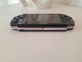 Sony PSP 3004 Slim Negra + 3 Juegos .