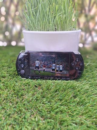 Sony PSP 3004 Slim Negra + 3 Juegos .