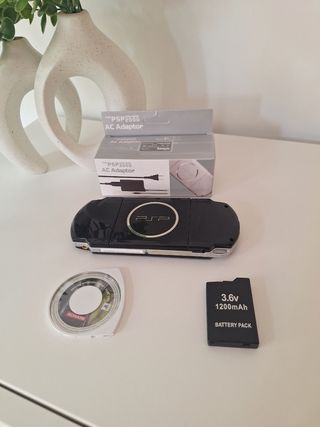 Sony PSP 3004 Slim Negra + 3 Juegos .