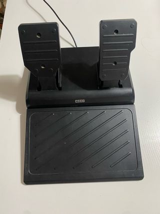 Volante Hori PS4/PS5/PC y Pedales