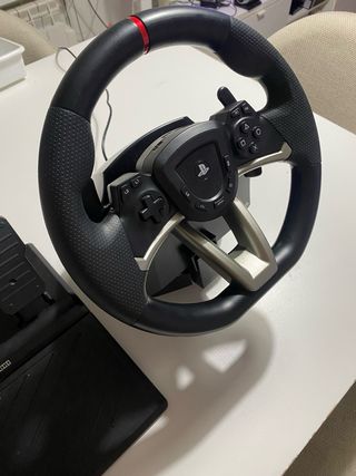 Volante Hori PS4/PS5/PC y Pedales