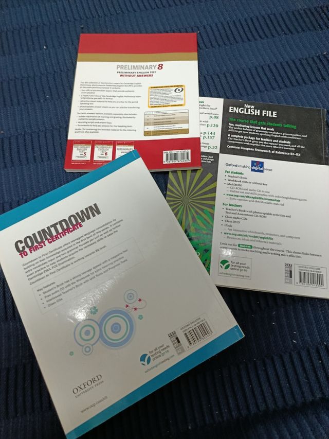 Libros  y  cuadernos de inglés.