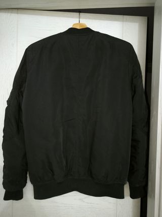 Cazadora Bomber Pull&Bear.