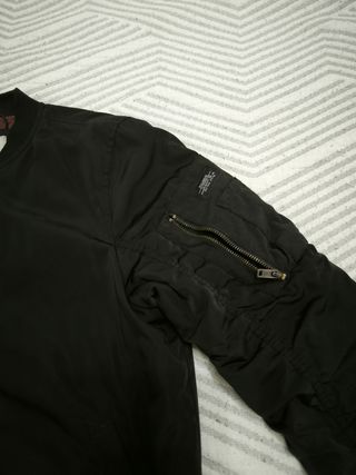 Cazadora Bomber Pull&Bear.