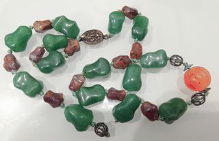 Collar de piedras Jade 
