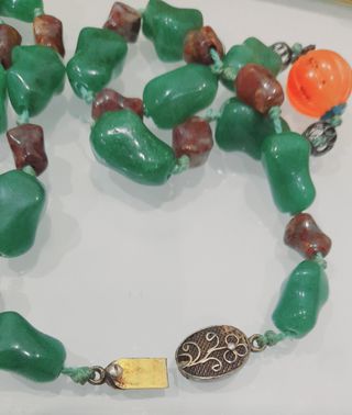 Collar de piedras Jade 