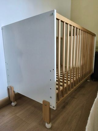 Cuna de madera