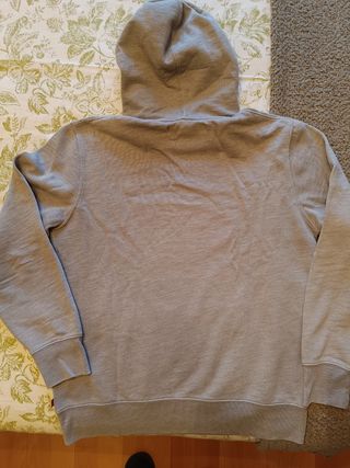 Sudadera Gris Levi's con Logo