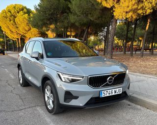Volvo XC40 B3 año 2023 - como nuevo