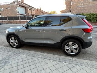 Volvo XC40 B3 año 2023 - como nuevo