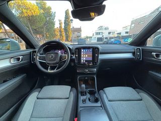 Volvo XC40 B3 año 2023 - como nuevo