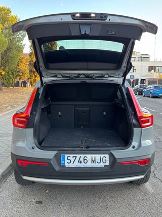 Volvo XC40 B3 año 2023 - como nuevo