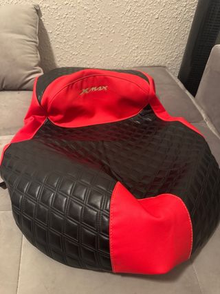 Funda asiento X Max acolchada roja y negra