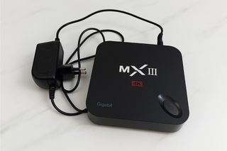 TV-Box MXIII 4K con adaptador