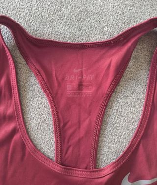 Camiseta tirantes Nike roja