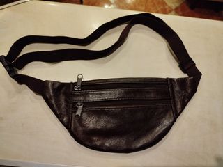 Riñonera de piel marrón