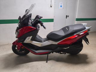 Moto 125cc Sym Cruisym Roja