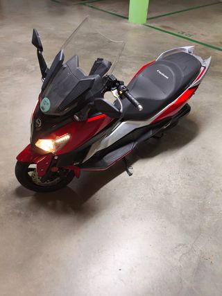 Moto 125cc Sym Cruisym Roja