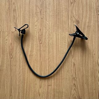 Soporte flexible con pinza para móvil