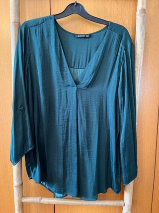 Blusa Stradivarius verde