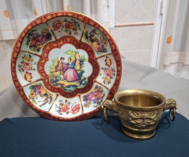 Ciotola in bronzo e piastra metallica inglese