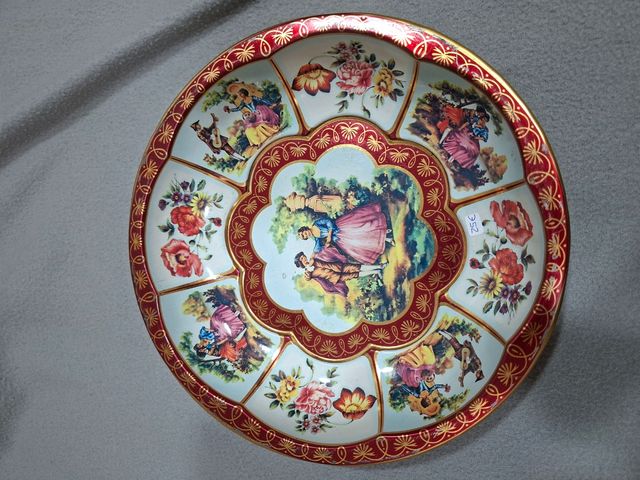 Ciotola in bronzo e piastra metallica inglese