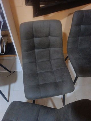 Juego de 4 sillas de comedor en perfecto estado!