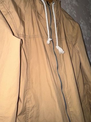 Chubasquero Pull&Bear Beige Talla S